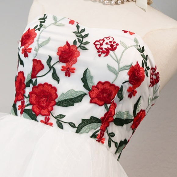 Floral Embroidered Tulle Ballerina Strapless Dress - Picture 3 of 8